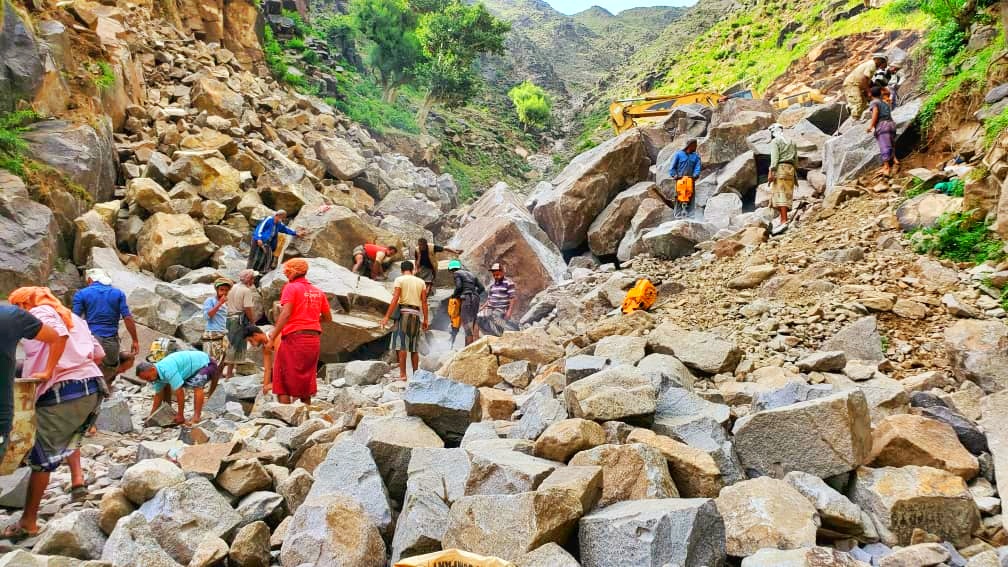 Tawakkol Karman Foundation Sponsors Paving of Jarah Sub-District road (Taiz,Yemen)